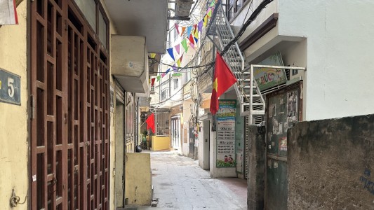 Giá rao bán nhà trong ngõ Hà Nội ngang nhà phố, khách mua choáng váng