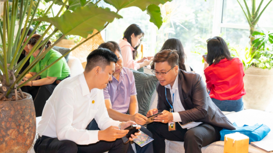 Doanh nghiệp bất động sản tăng tuyển dụng môi giới cuối năm, đón sóng phục hồi thị trường.