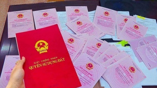 Hướng dẫn nơi đến xin đính chính sổ đỏ sau sáp nhập