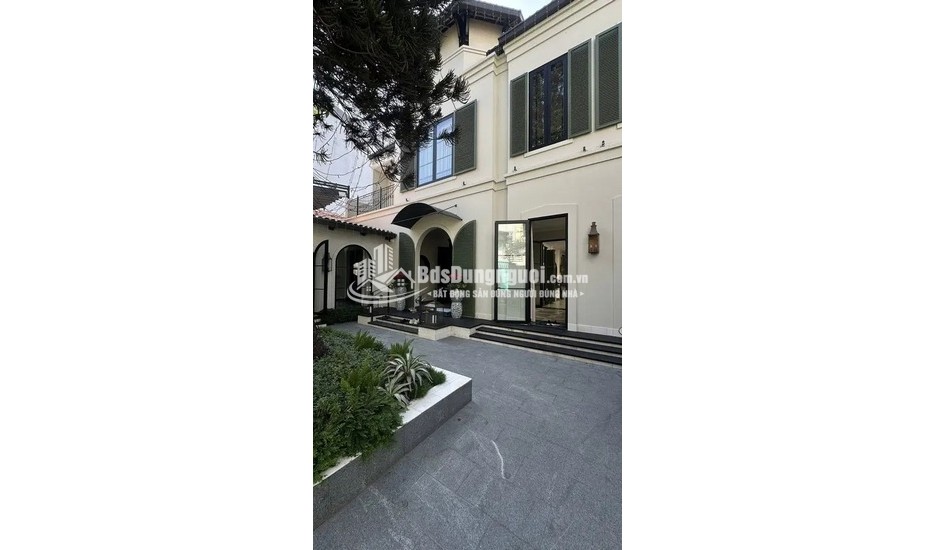 BÁN BIỆT THỰ PHƯỜNG TÂN ĐỊNH, QUẬN 1 CŨ, TP HỒ CHÍ MINH 185 TỶ TẶNG NỘI THẤT SANG XỊN MỊN