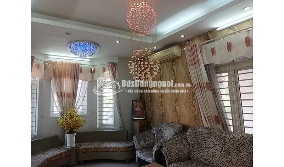 BÁN BIỆT THỰ XÃ BÌNH HƯNG HUYỆN BÌNH CHÁNH CŨ 250M2, TIỆN ÍCH, CÔNG NĂNG ĐẦY ĐỦ