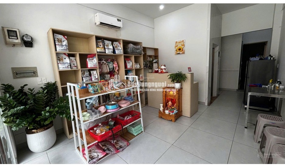 Cho thuê nhà Mặt Tiền đường Nguyễn Trọng Tuyển giá 29 triệu, 64m2 gần sân bay Tân Sơn Nhất